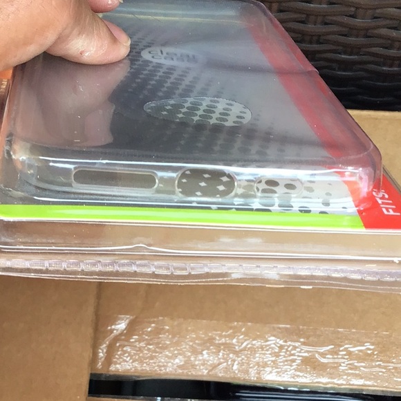 NEW IPHONE CASE - Picture 5 of 7